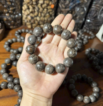 VÒNG ĐEO TAY TRẦM HƯƠNG