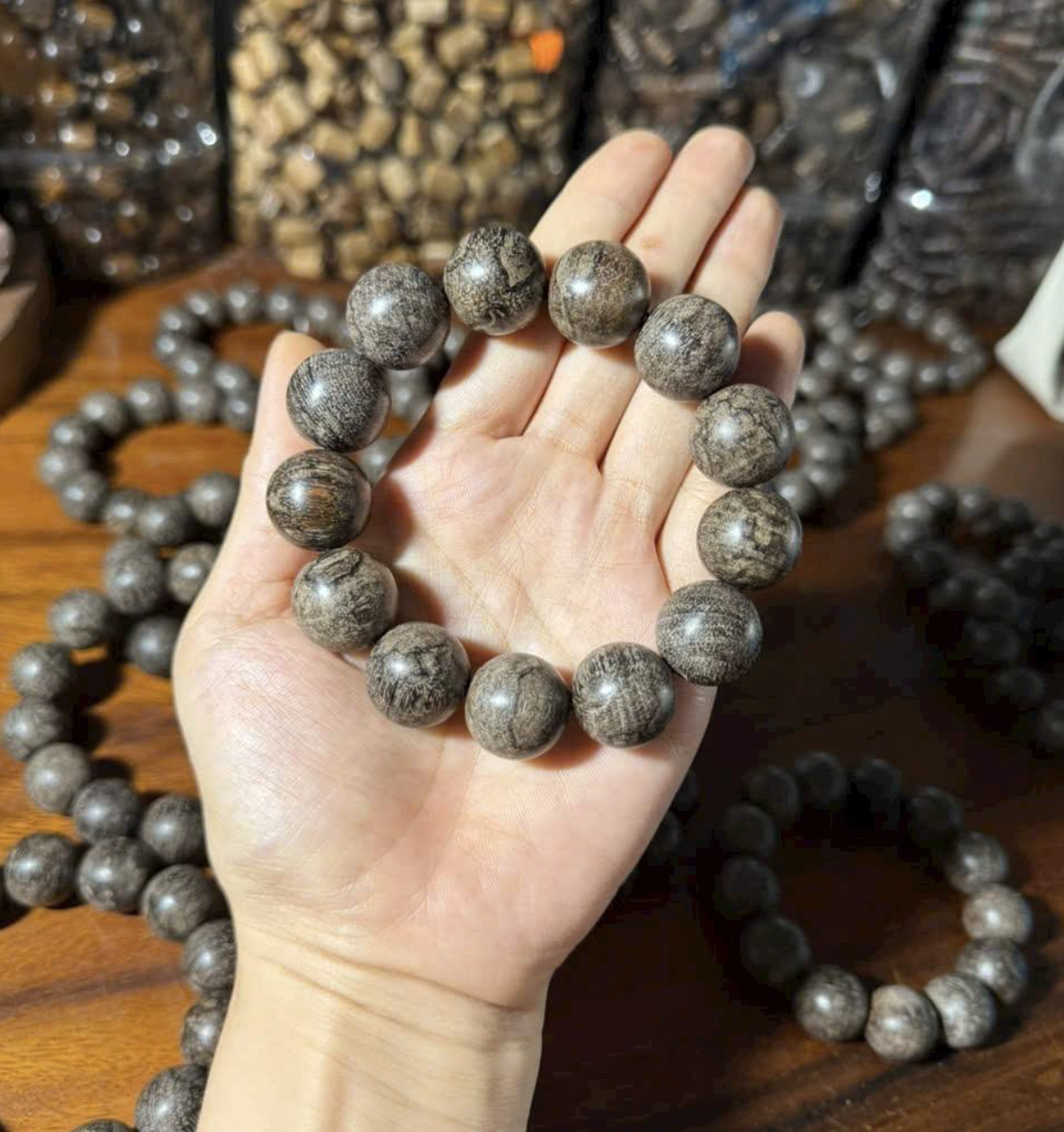 VÒNG ĐEO TAY TRẦM HƯƠNG