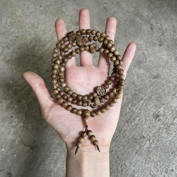 Vòng trầm hương 108 6 ly