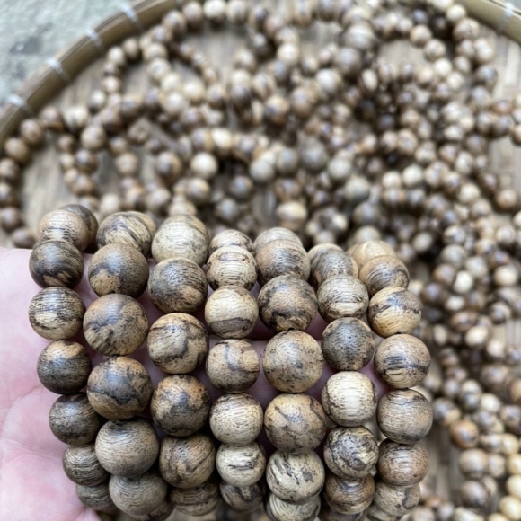 Vòng trầm hương rừng 14mm. 16mm