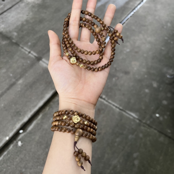 Vòng trầm hương 108 6 ly mix vàng