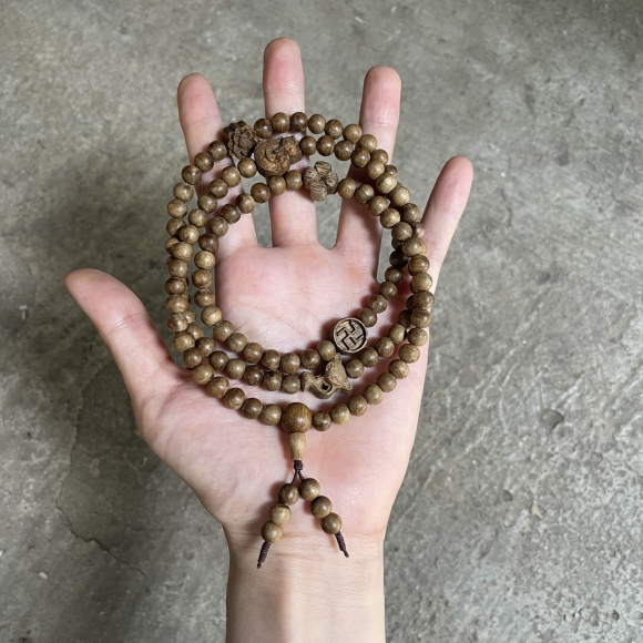Vòng trầm hương 108 6 ly