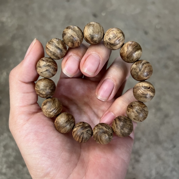 Vòng trầm hương rừng 14mm
