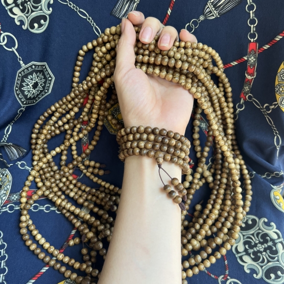 Vòng trầm hương 108 6 ly 