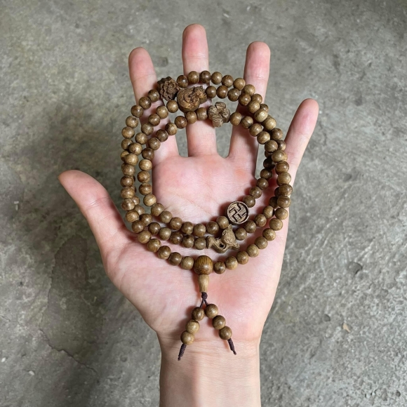 Vòng trầm hương 108 6 ly