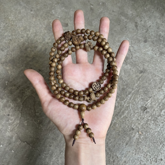 Vòng trầm hương 108 6 ly