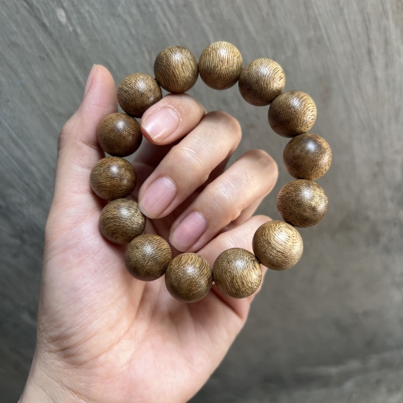 Vòng trầm hương rừng 14mm. 16mm