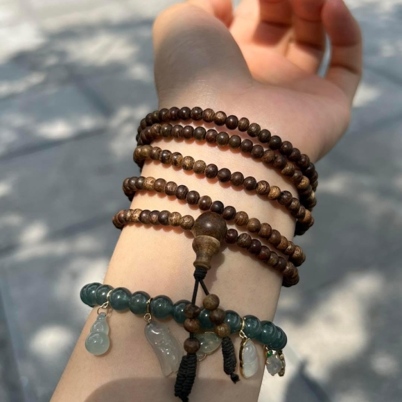 Vòng trầm hương 216 hạt 4mm vip