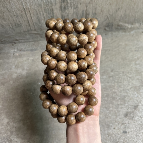 Vòng trầm hương rừng 14mm. 16mm