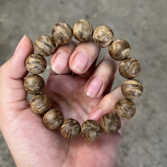 Vòng trầm hương rừng 14mm