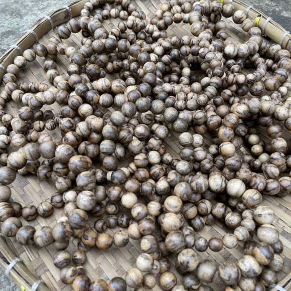 Vòng trầm hương rừng 14mm. 16mm