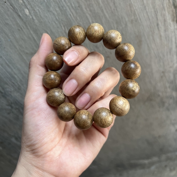 Vòng trầm hương rừng 14mm. 16mm