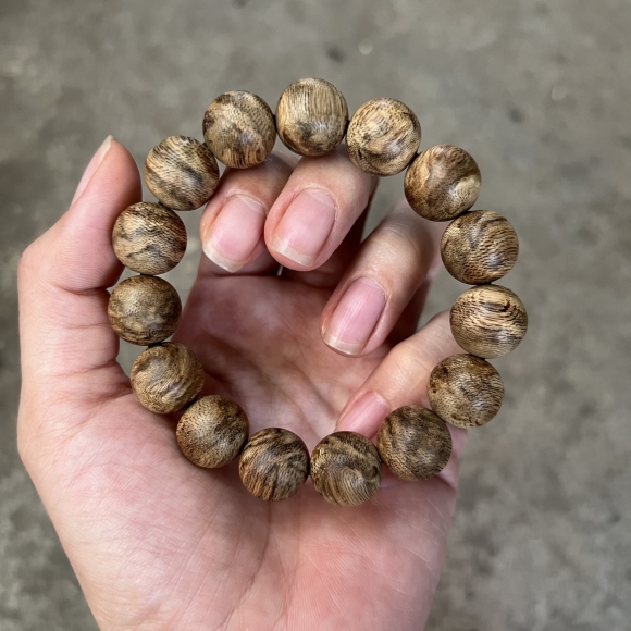 Vòng trầm hương rừng 14mm