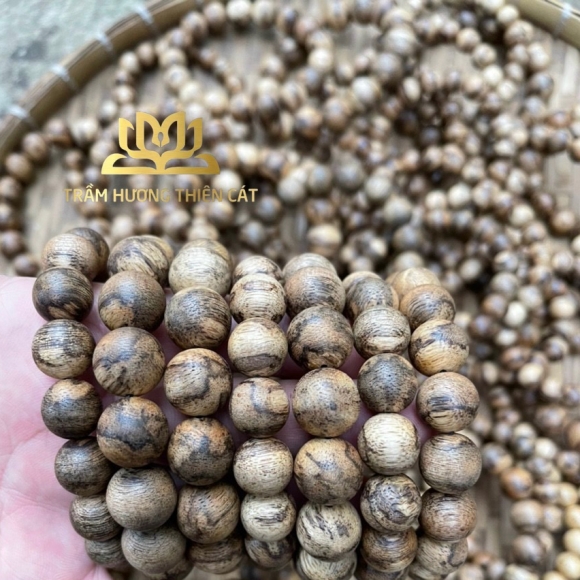 Vòng trầm hương rừng 14mm. 16mm