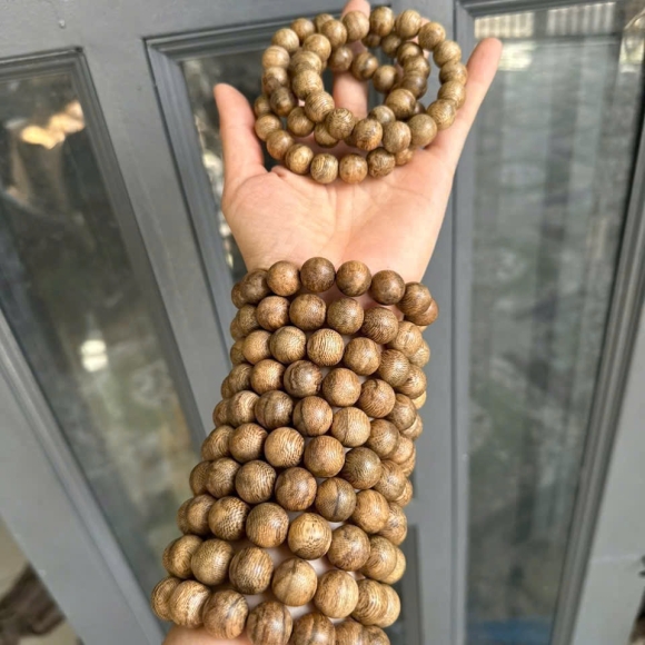 Mẫu trầm hương rừng-đủ size - số lượng- giá tốt Zalo chuyên sỉ: 0982673332 TRẦM HƯƠNG THIÊN CÁT