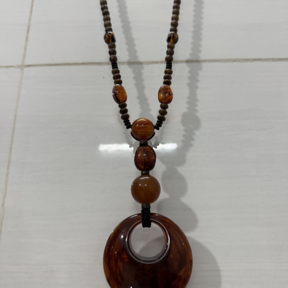 Trầm hương- sừng- hổ phách - đá quý  Dây nào em làm cũng nặng đằm tay ạ Zalo chuyên sỉ: 0982211152 TRẦM HƯƠNG THIÊN CÁT