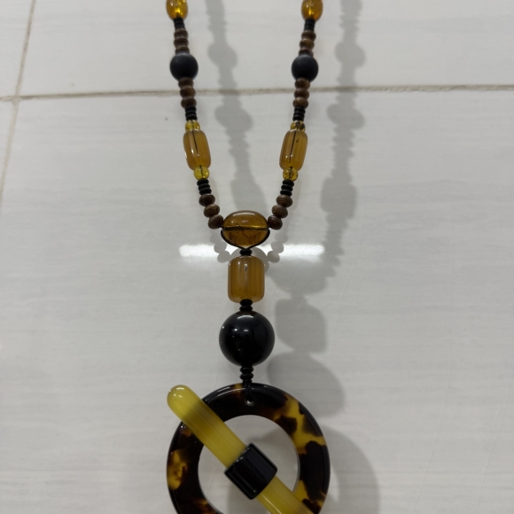 Trầm hương- sừng- hổ phách - đá quý  Dây nào em làm cũng nặng đằm tay ạ Zalo chuyên sỉ: 0982211152 TRẦM HƯƠNG THIÊN CÁT