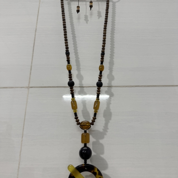 Trầm hương- sừng- hổ phách - đá quý  Dây nào em làm cũng nặng đằm tay ạ Zalo chuyên sỉ: 0982211152 TRẦM HƯƠNG THIÊN CÁT