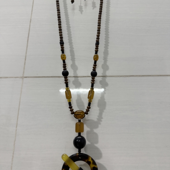Trầm hương- sừng- hổ phách - đá quý  Dây nào em làm cũng nặng đằm tay ạ Zalo chuyên sỉ: 0982211152 TRẦM HƯƠNG THIÊN CÁT