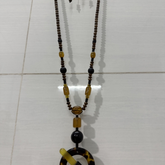 Trầm hương- sừng- hổ phách - đá quý  Dây nào em làm cũng nặng đằm tay ạ Zalo chuyên sỉ: 0982211152 TRẦM HƯƠNG THIÊN CÁT