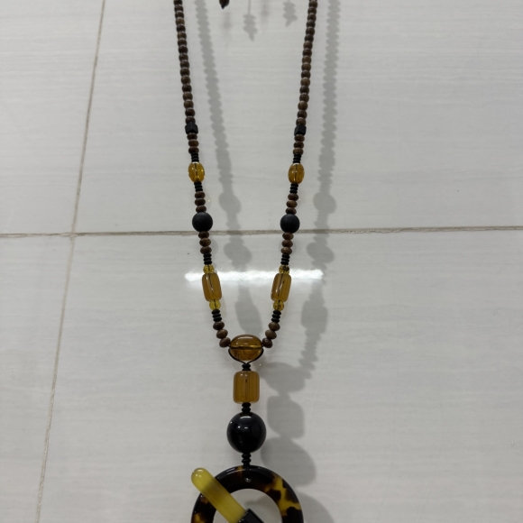 Trầm hương- sừng- hổ phách - đá quý  Dây nào em làm cũng nặng đằm tay ạ Zalo chuyên sỉ: 0982211152 TRẦM HƯƠNG THIÊN CÁT