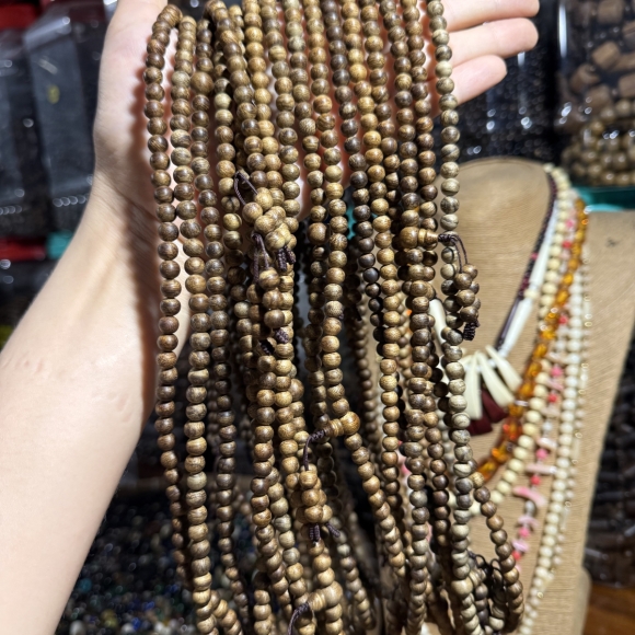 Chuỗi vòng trầm hương 108