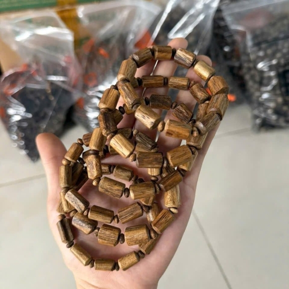 VIP Kalimantan - thơm ngọt Ra lô khoảng chục dây Zalo chuyên sỉ: 0982211152 TRẦM HƯƠNG THIÊN CÁT