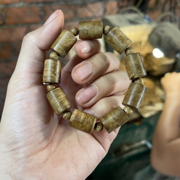 Vòng tay trầm hương nam 001 