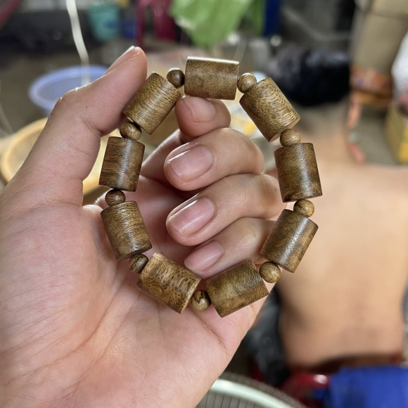 Vòng tay trầm hương nam 001 