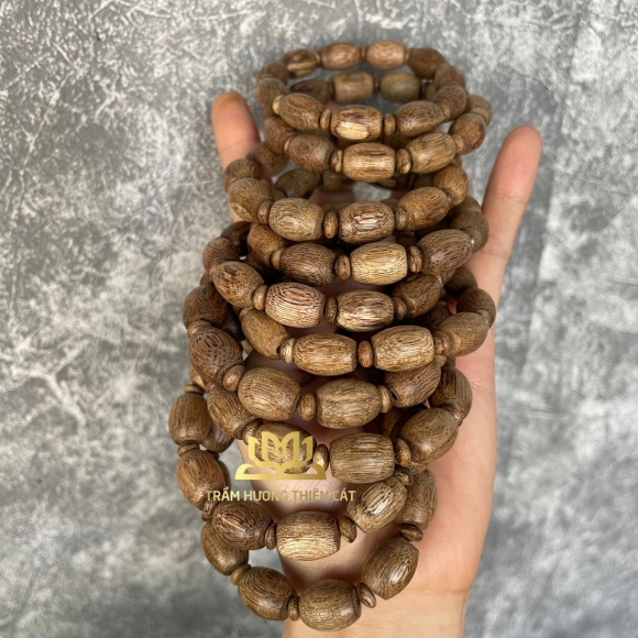 Vòng tay trầm hương nam 006