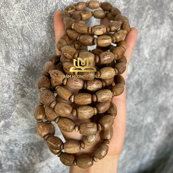 Vòng tay trầm hương nam 006