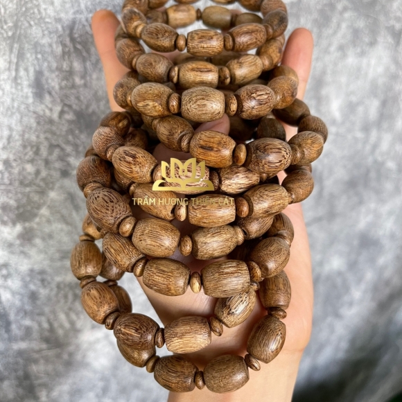Vòng tay trầm hương nam 006