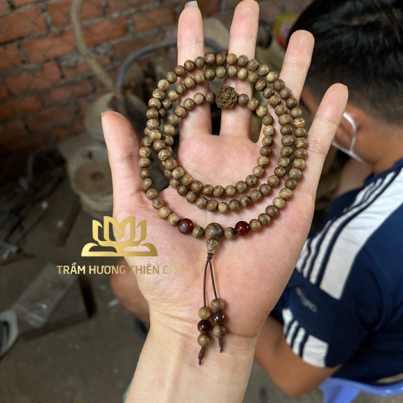 Vòng trầm hương 108 hạt 006