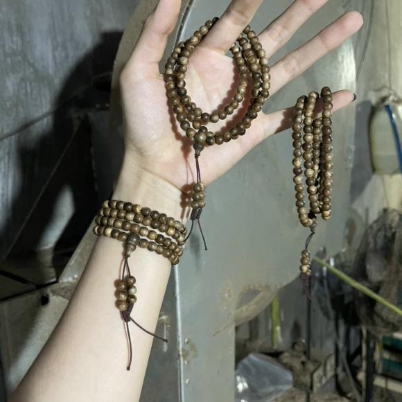 Vòng trầm hương nam 004