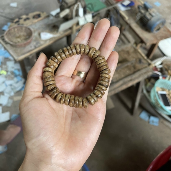Vòng trầm hương nam 005