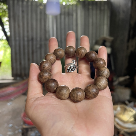 Vòng trầm hương nam 008