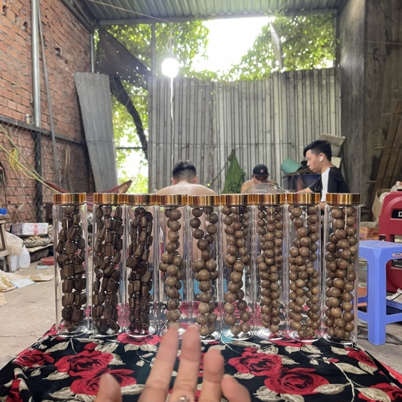 Vòng trầm hương nam 023