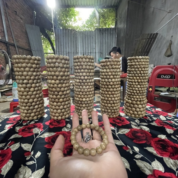 Vòng trầm hương nam 027