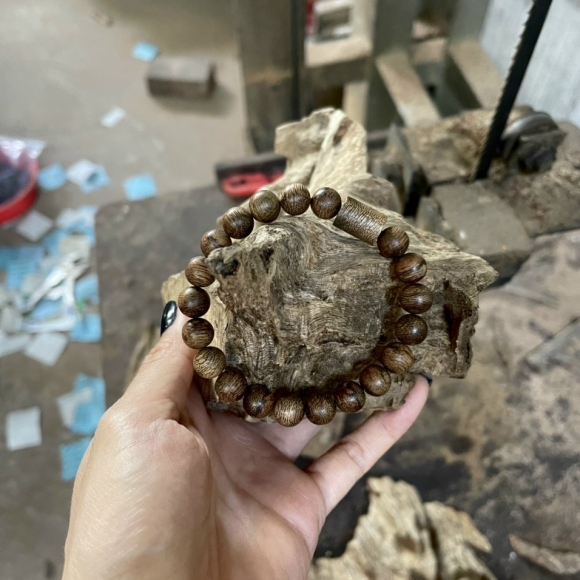 Vòng trầm hương nam 44