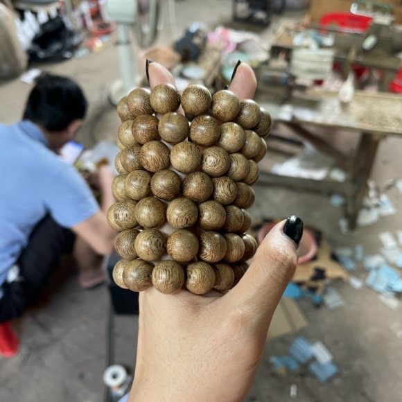 Vòng trầm hương nam 46