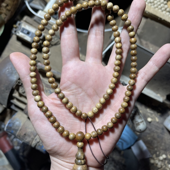 Vòng Trầm hương rừng 108 hạt 