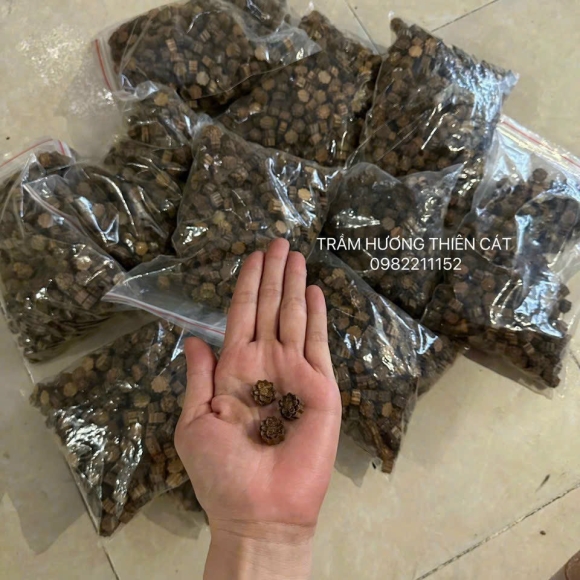 CÁC LOẠI CHARM TRẦM HƯƠNG